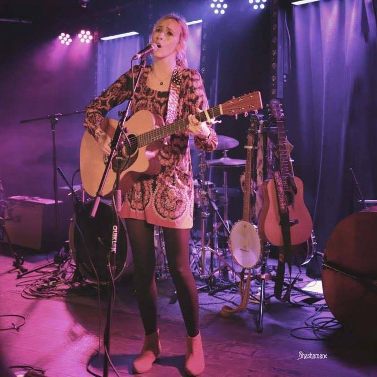 Lisa Redford - Deepdale Festival | 28th to 30th September 2018 - Norfolks queen of country music Lisa Redford is playing the Orchard Stage from 6pm, one of our most talented songwriters, championed by Bob Harris no less, and about to start recording new material. Lisas star quality shines through her beautiful voice and heartfelt, memorable country-tinged songwriting.