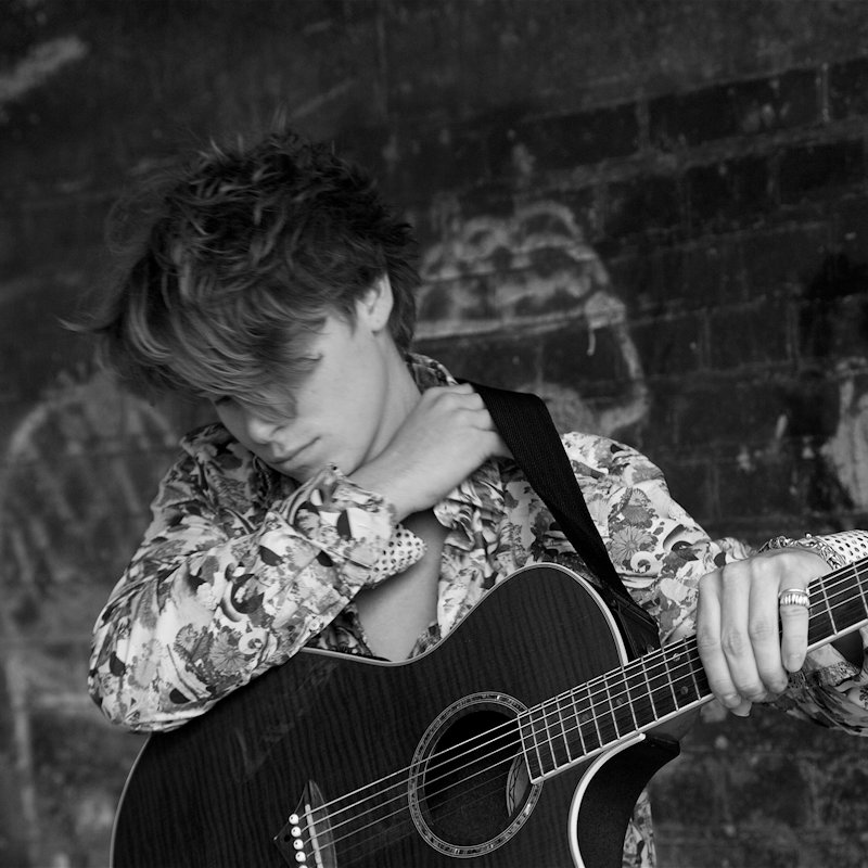 Ben Denny Mo - Friday - Deepdale Festival | 26th to 29th September 2019 - A recent article likened Ben Denny Mo�s voice to �the playful rhythms of Jack Johnson, the grunts of Dave Matthews & Bruce Springsteen, the inflections of Michael Jackson, the croons of Sam Smith.