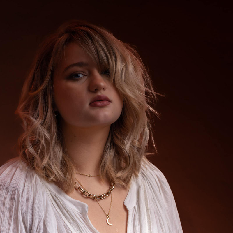 Phoebe Austin - Deepdale Festival | 21st to 24th September 2023 - 18 year old singer songwriter. Phoebe's set is part of Sunday's AWMTV on the Orchard presented by Alton Wahlberg.